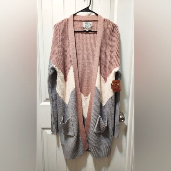 NEW!! Snails & Cinnamon Women's Jumper Cardigan Gray White Pink Size M Boho - Picture 1 of 5